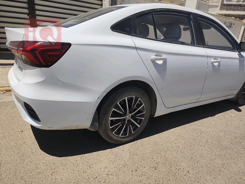 MG 5 Plus